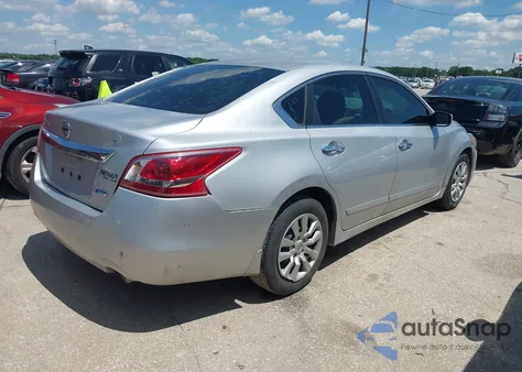 2013 Nissan Altima 2.5 S z USA, uszkodzony, nr VIN 1N4AL3AP8DN531776